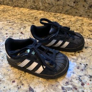 Toddler size 6 adidas soccer shoes